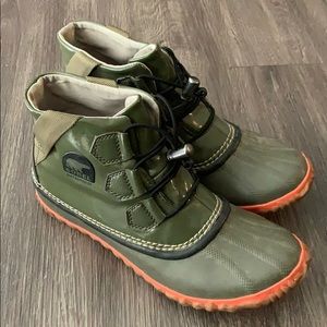 Sorel shortie rain boot